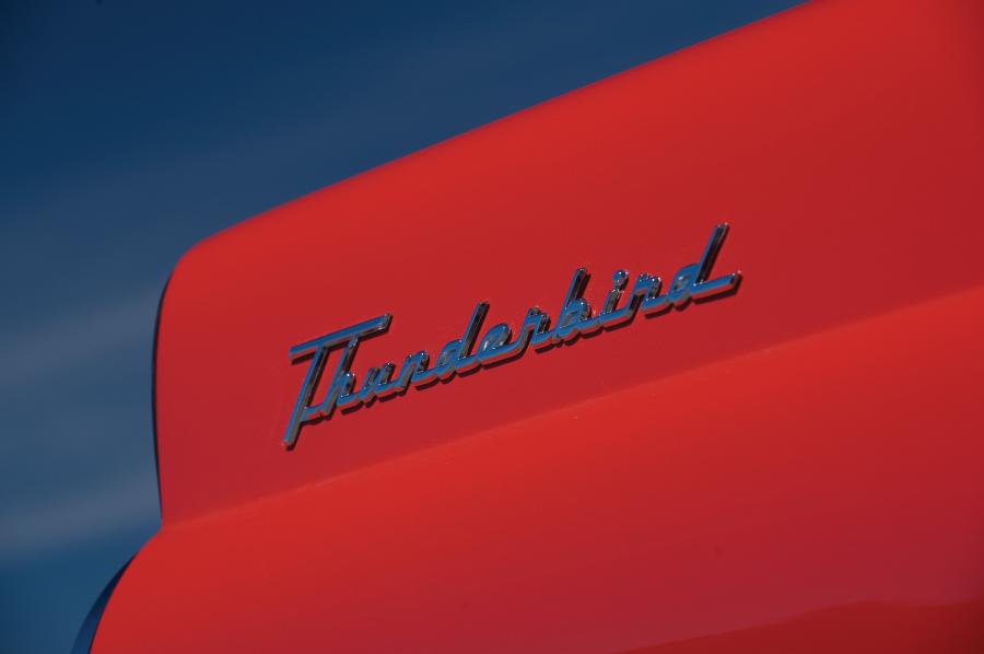 Логотип Ford Thunderbird (P5/40) 1955 года  (фото 91 из 128)